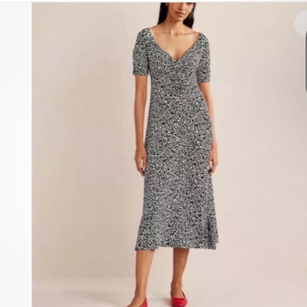 Boden Floral Jersey Midi Dress Womens 8P Black White V-Neck Ruched EUC
